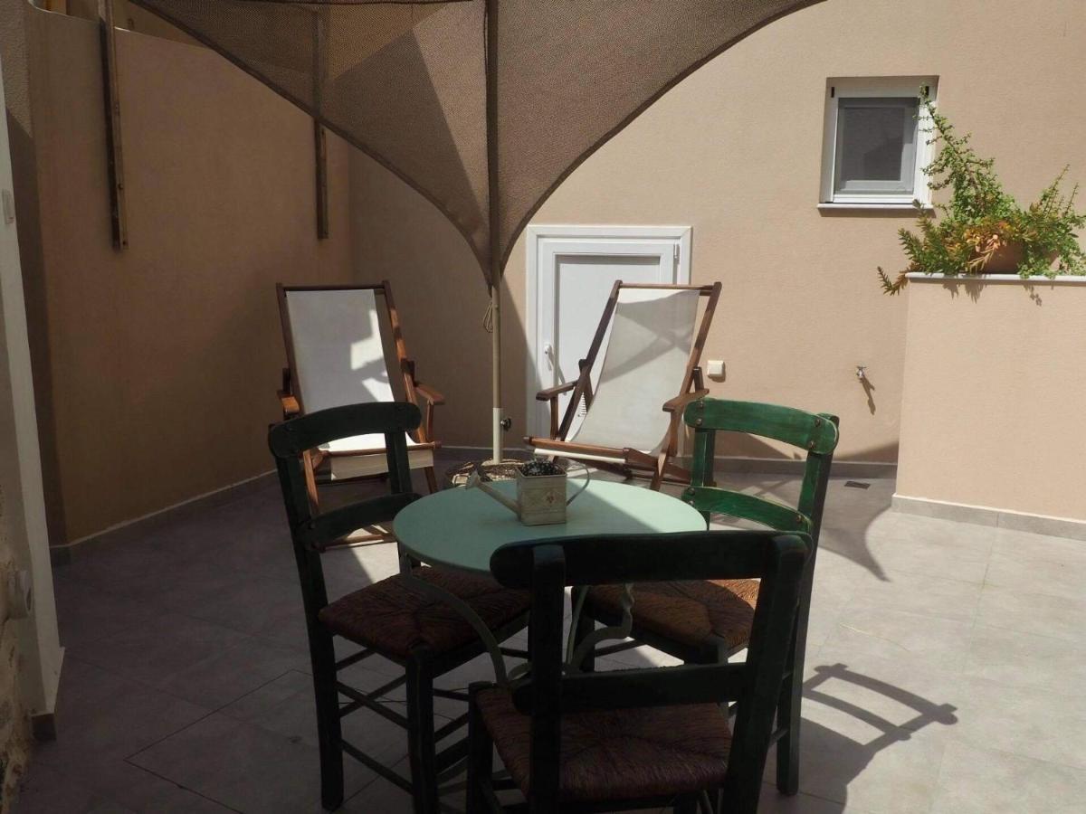 Molly'S House Apartment แอร์มูโปลี ภายนอก รูปภาพ